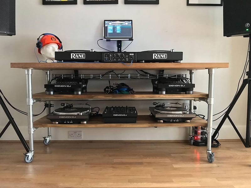 ke-de-ban-dj-mua-o-dau