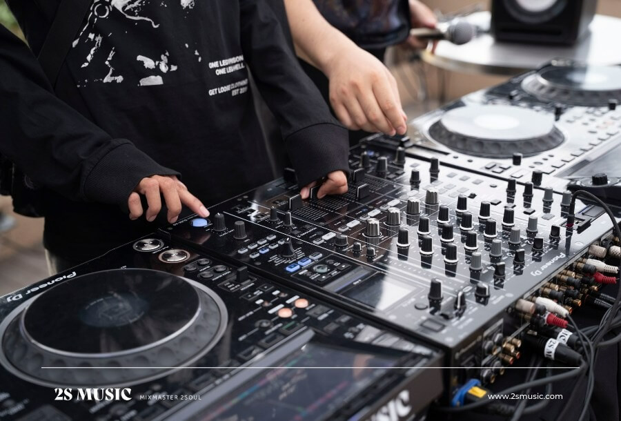 cac-loai-ban-dj-nen-mua