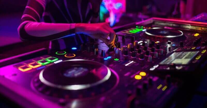 dia-chi-cho-thue-ban-dj-2s-music-shop