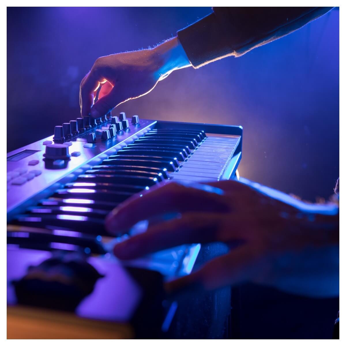 arturia-keylab essential-49-mk2-vs-mk3-nen-mua-loai-nao