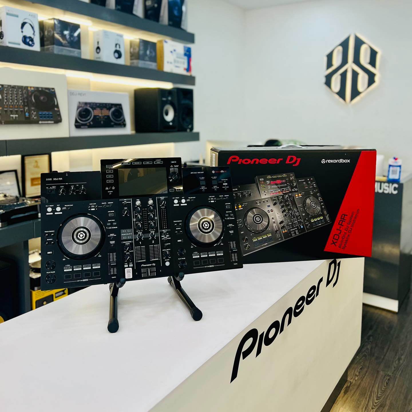 ddj-1000-vs-xdj-rr