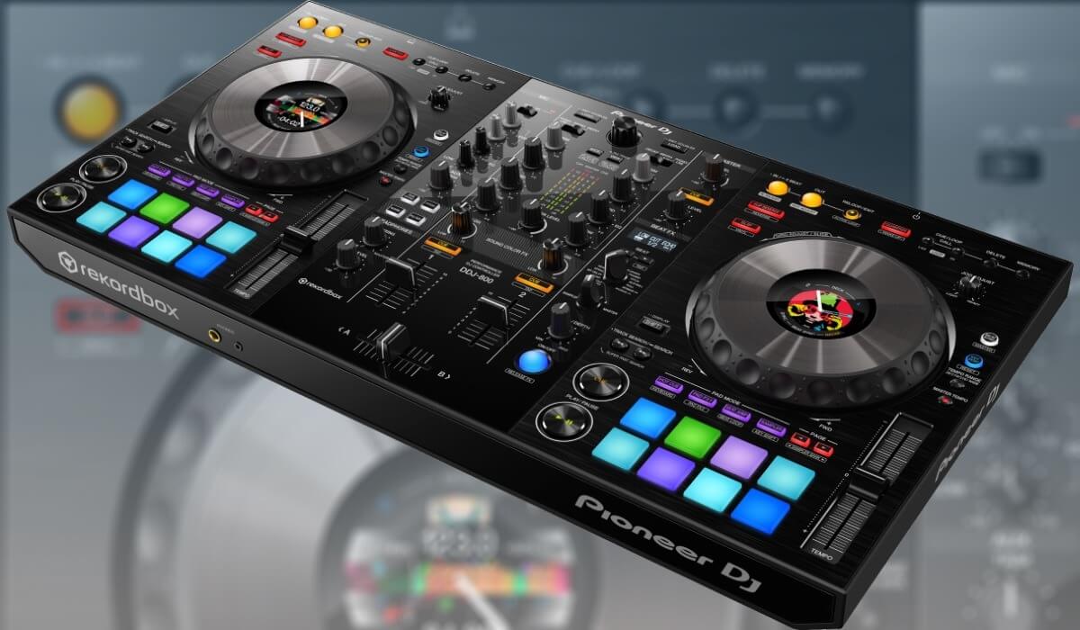 ddj-800-vs-xdj-rr-so-sanh-chi-tiet