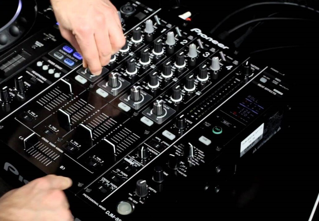 djm-850-pioneer-gia-bao-nhieu