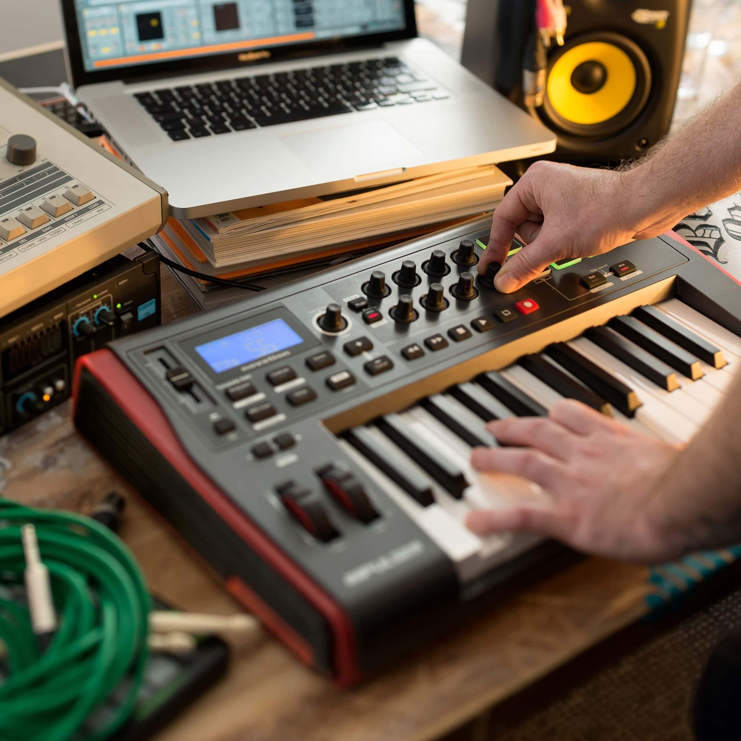 impluse-25-midi-controller-chinh-hang