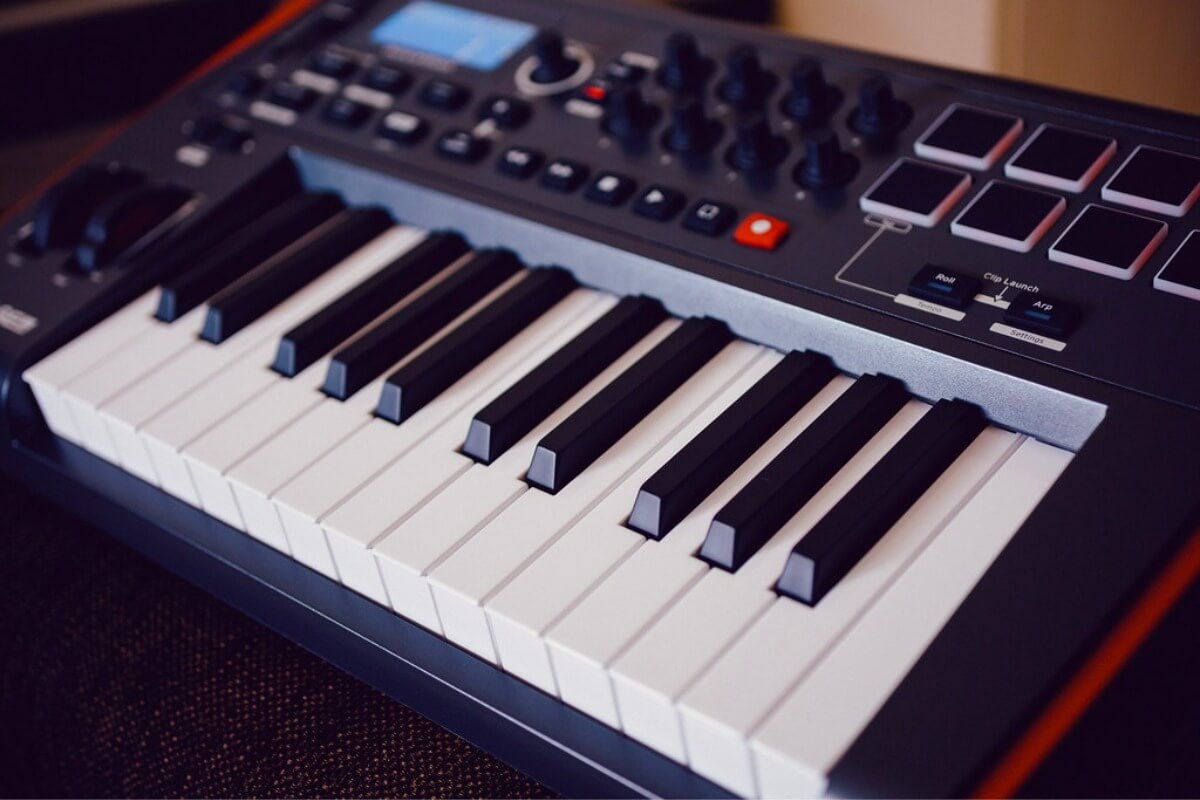 impluse-25-midi-controller-thiet-ke