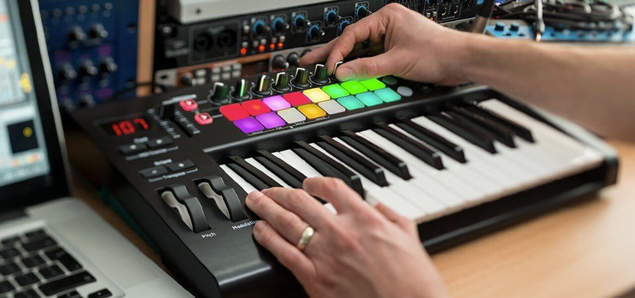 novation-launchkey-25-mk2-cao-cap