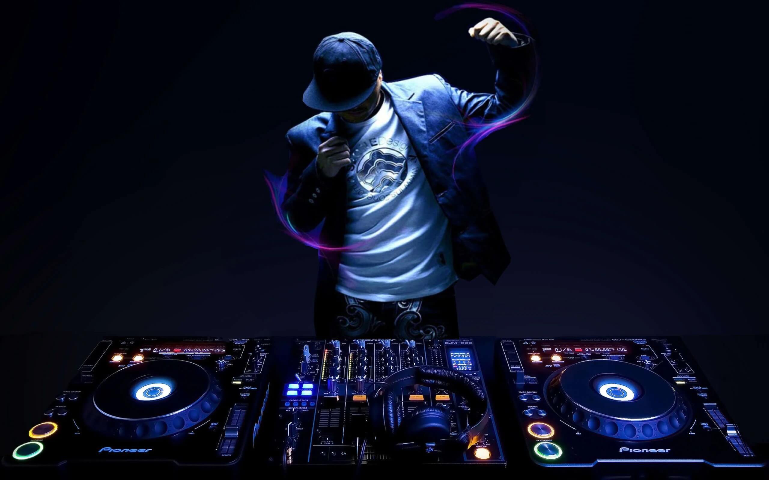 shop-ban-ban-dj-tai-tphcm